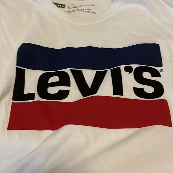 Levi’s tee - Picture 3 of 3